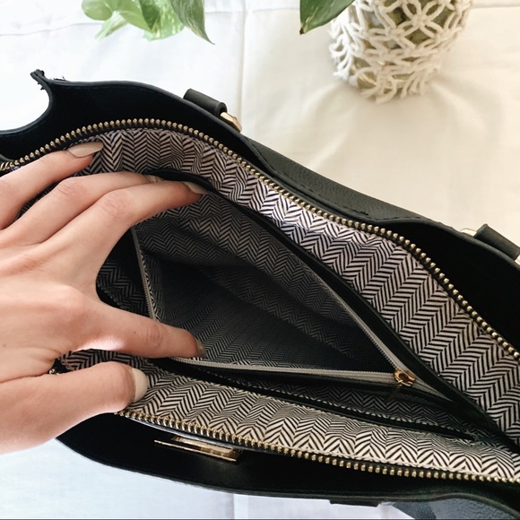 Black and Gold Faux Leather Purse - Picture 5 of 13